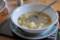 Navadna krompirjeva juha