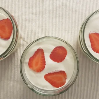 Jagodni tiramisu v kozarcu recept